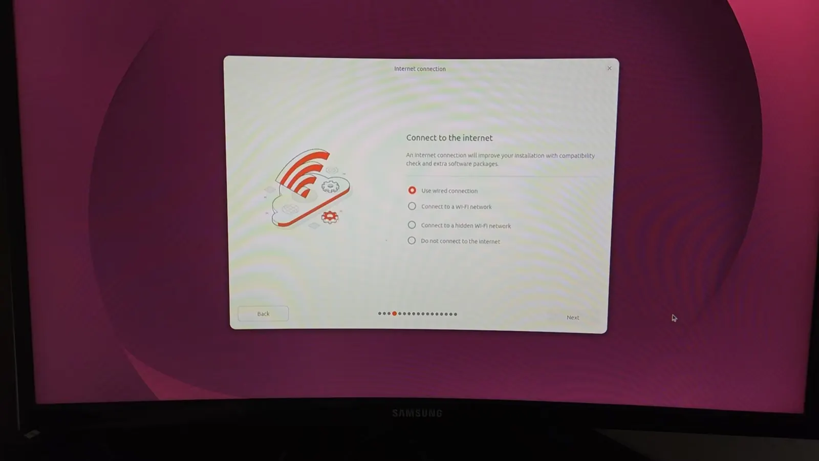Ubuntu live session detecting the wired gigabit network connection on the Beelink EQi12